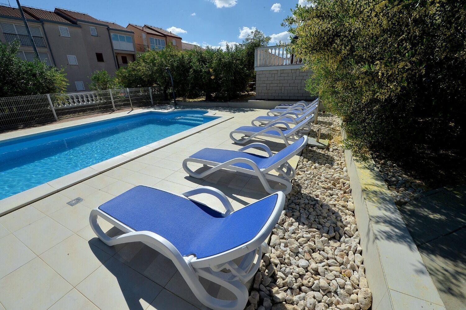 Apartments Olive Garden - Swimming Pool Биоград-на-Мору Экстерьер фото