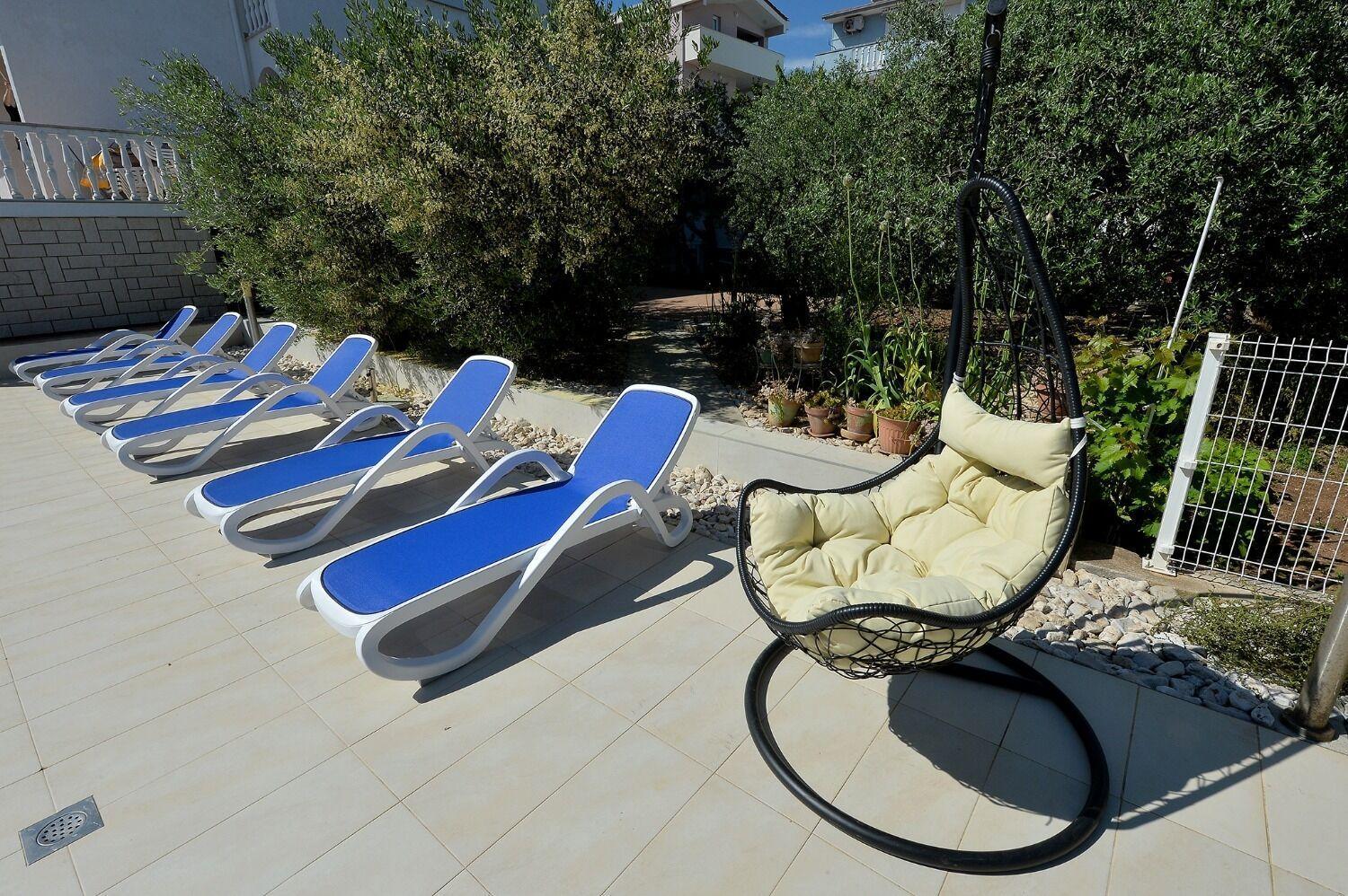 Apartments Olive Garden - Swimming Pool Биоград-на-Мору Экстерьер фото